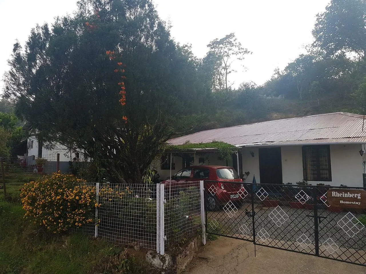 Affittacamere Hotel Rheinberg Town Haus Munnar